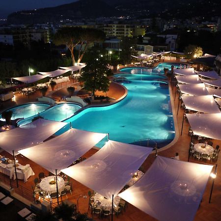 Hilton Sorrento Palace Exterior foto