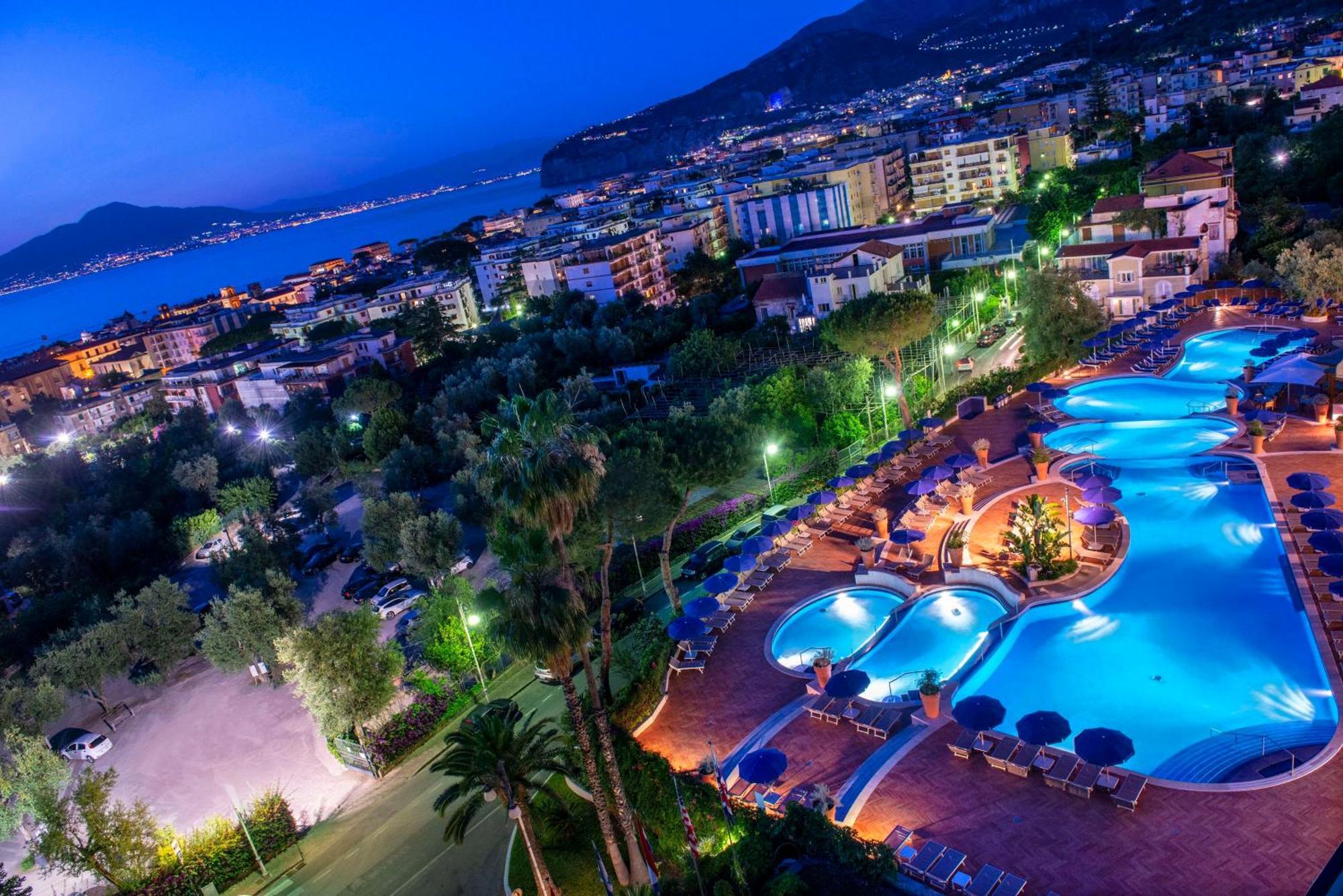 Hilton Sorrento Palace Exterior foto