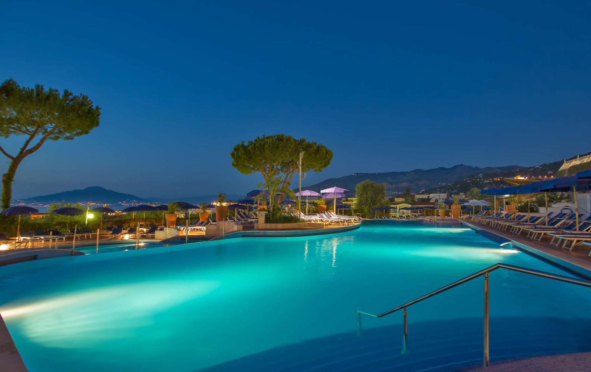 Hilton Sorrento Palace Exterior foto