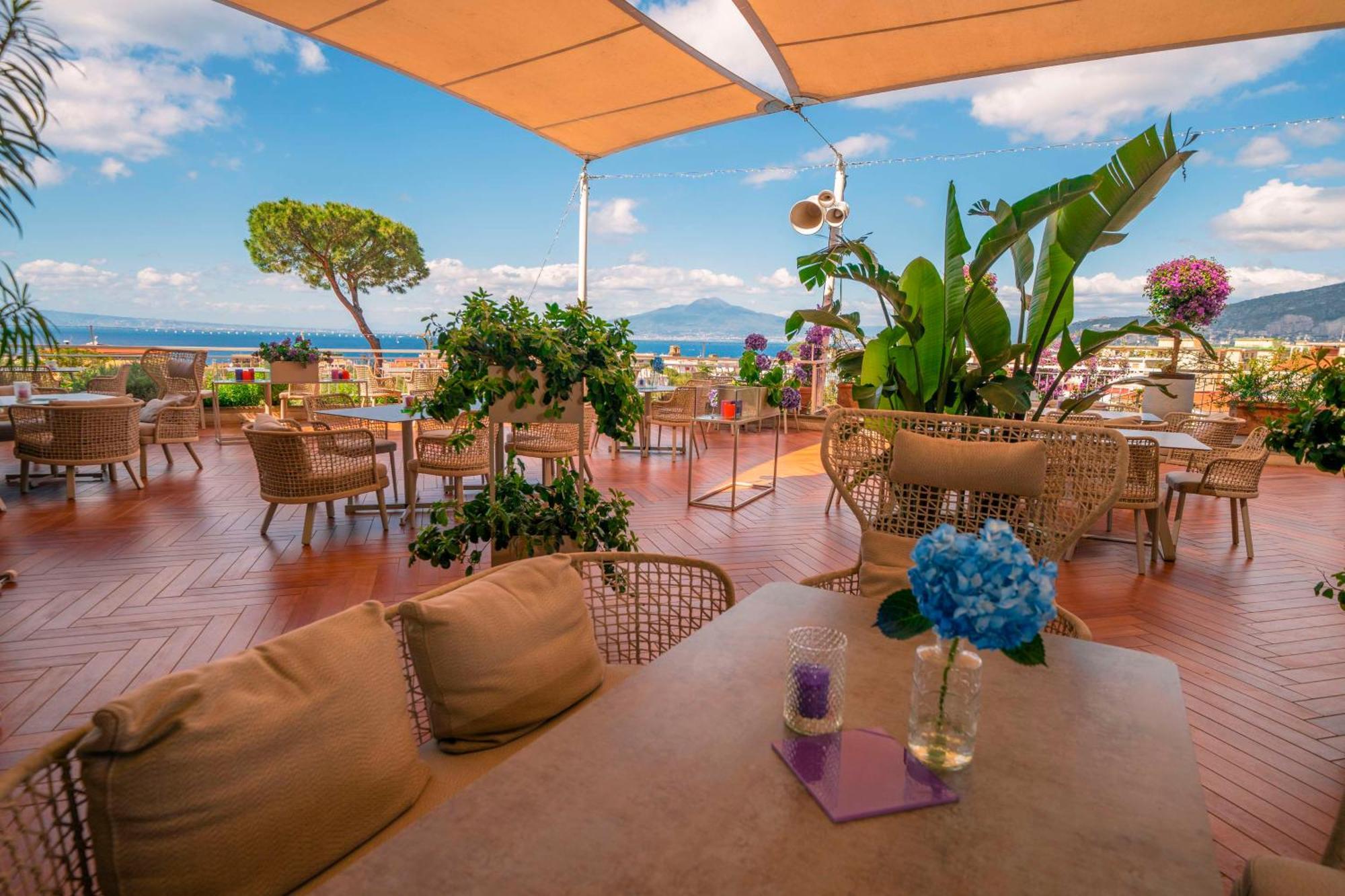 Hilton Sorrento Palace Exterior foto