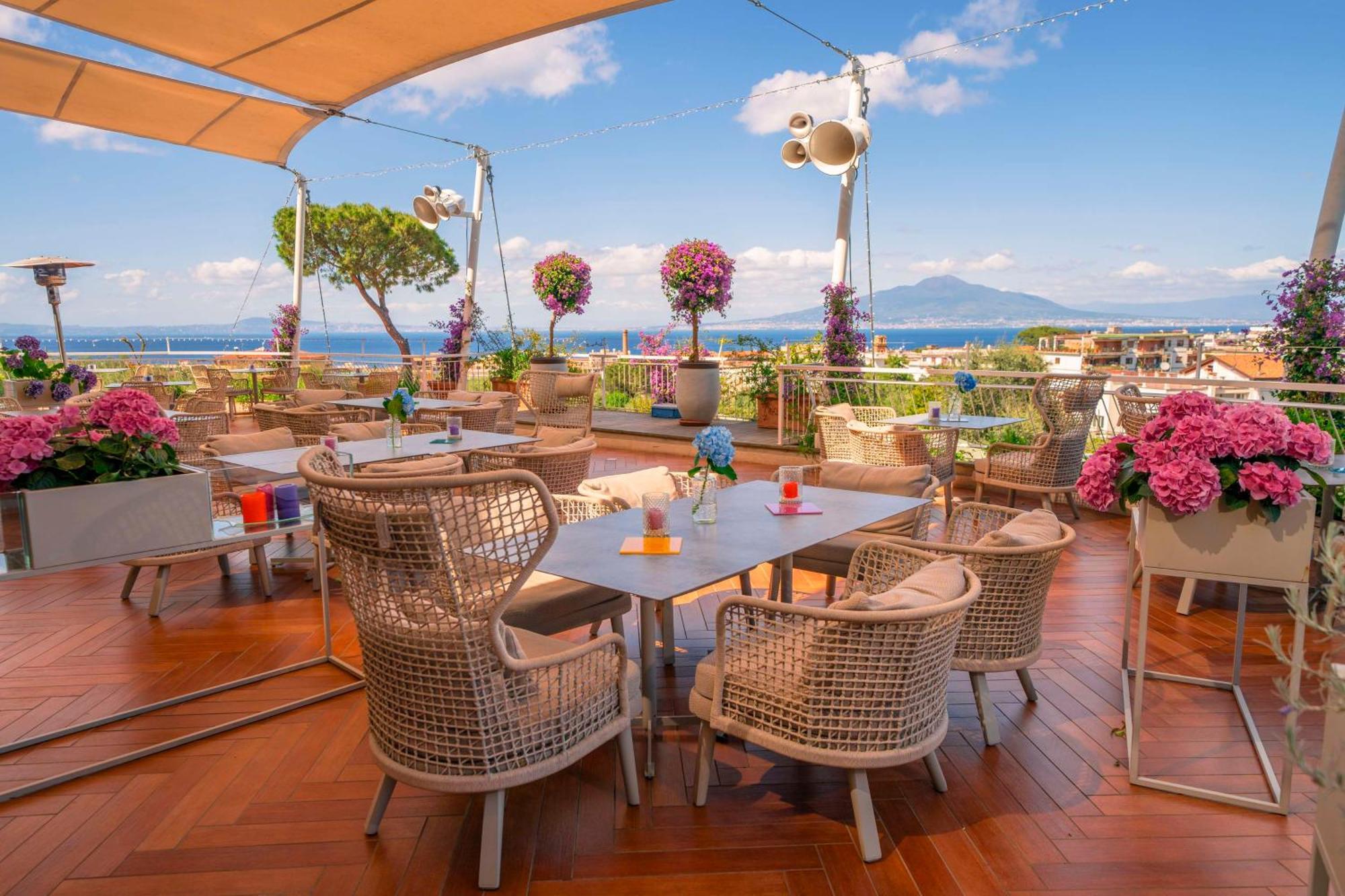 Hilton Sorrento Palace Exterior foto