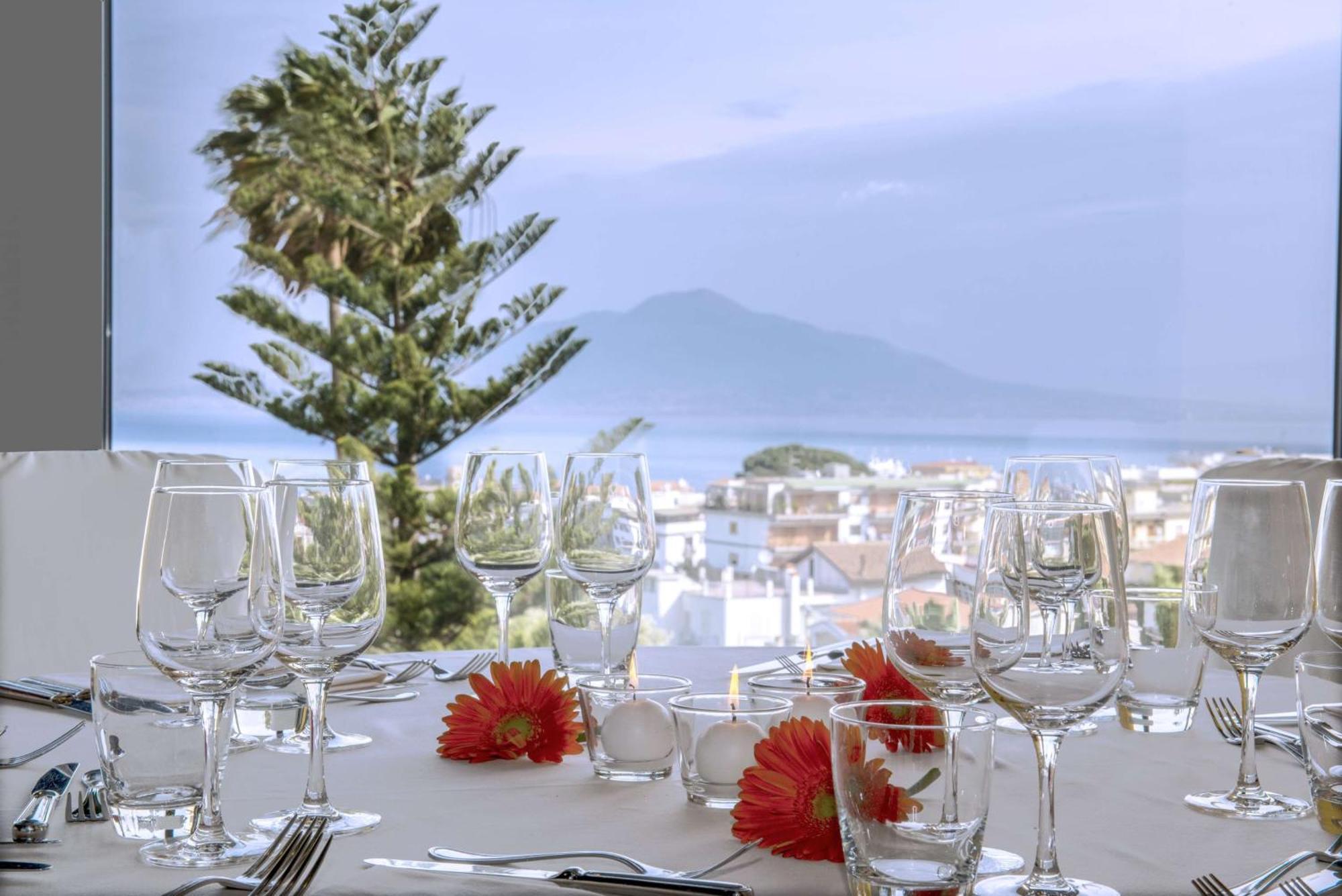 Hilton Sorrento Palace Exterior foto